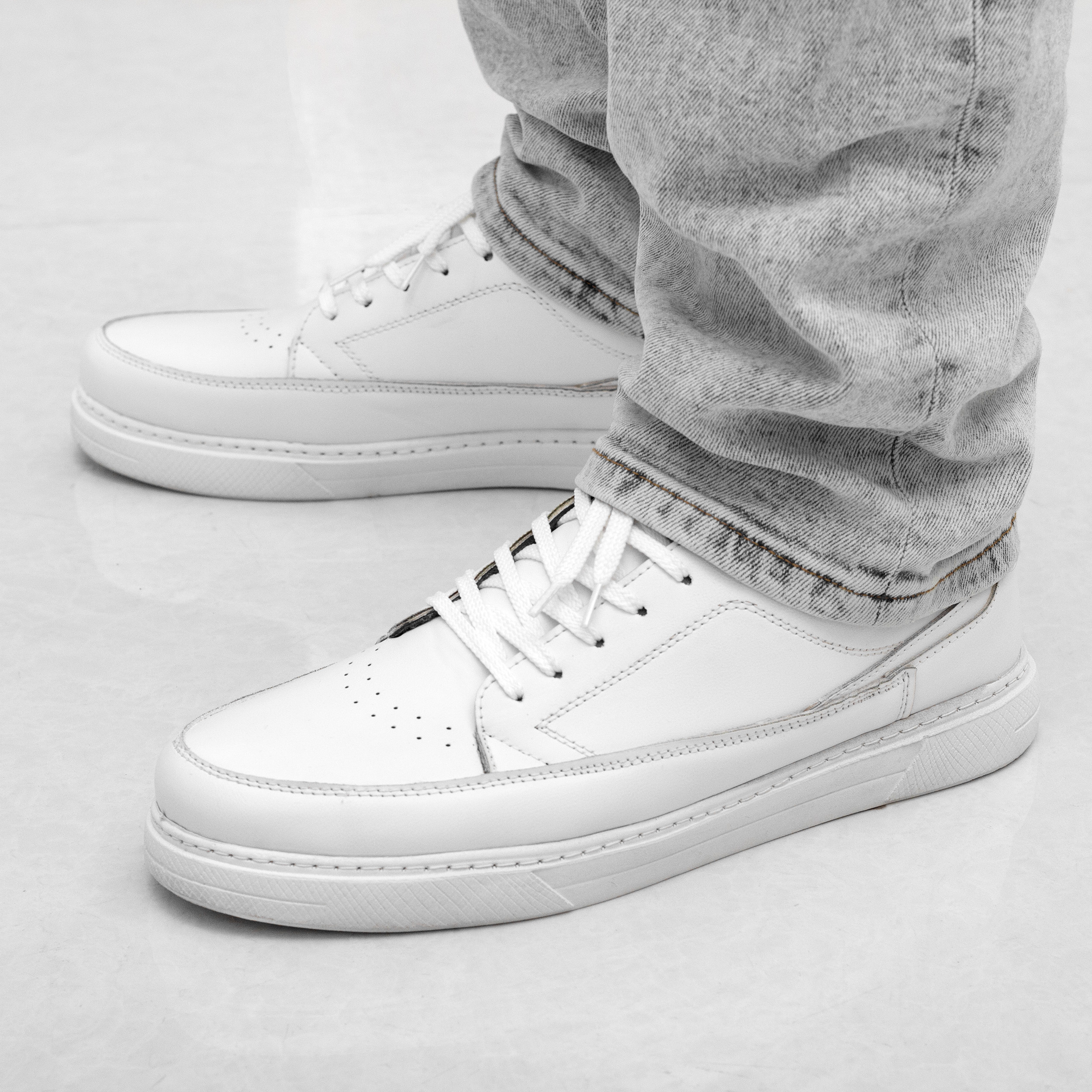 کفش روزمره مردانه مدل میلان رنگ سفید کفش روزمره مردانه مدل میلان رنگ سفید